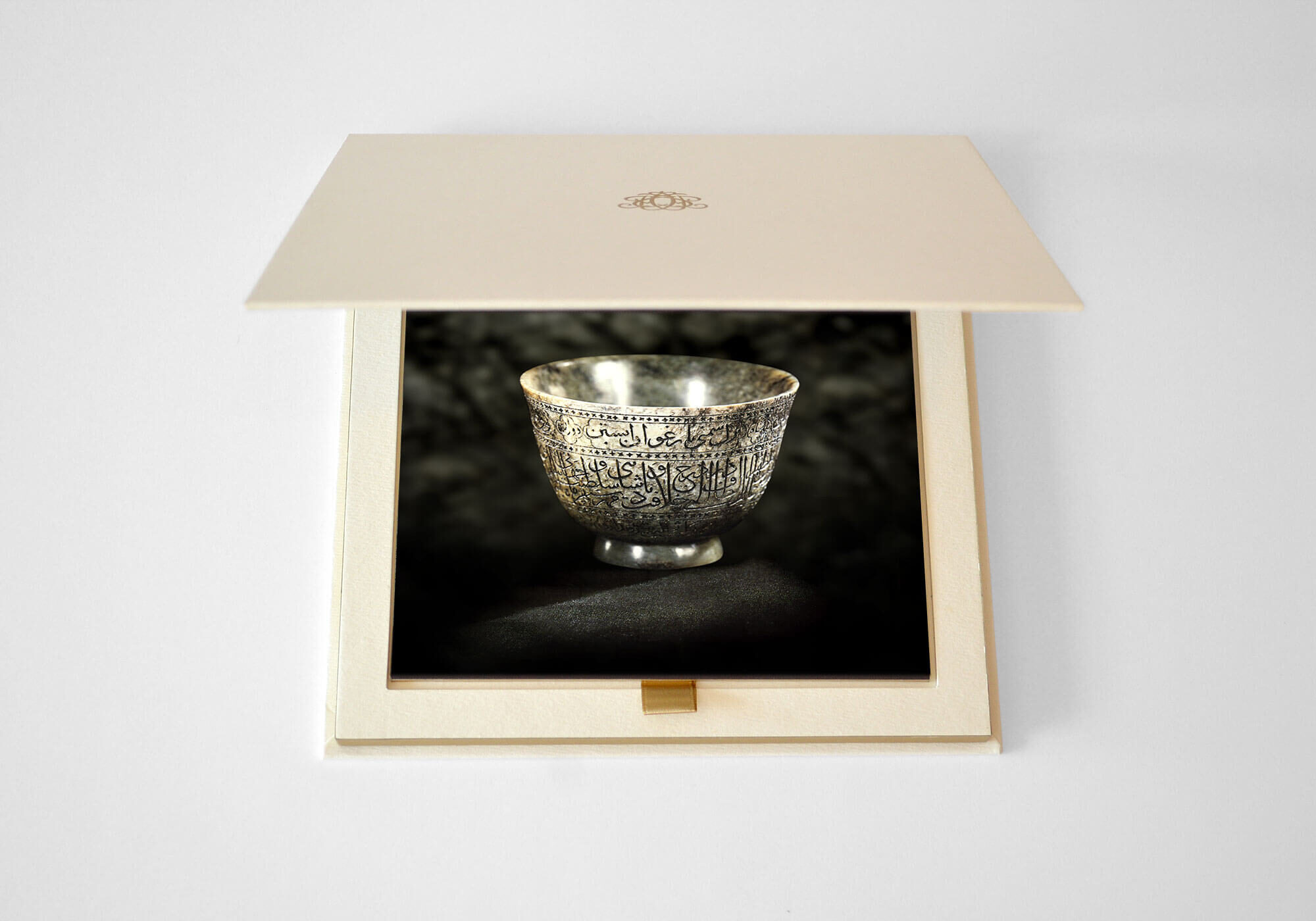 Luxury invitation design for extraordinary Indian jewellery exhibition at the V&A